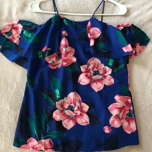 🚨Sale🚨4 for $30 Banana Republic Of Shoulder